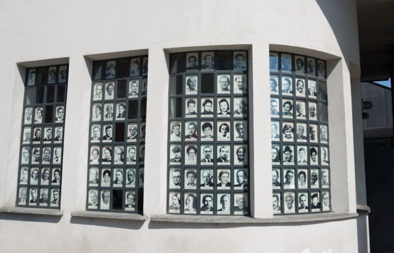 Krakow: Schindlers Factory, Jewish Ghetto & Salt Mine Tour - Key Points