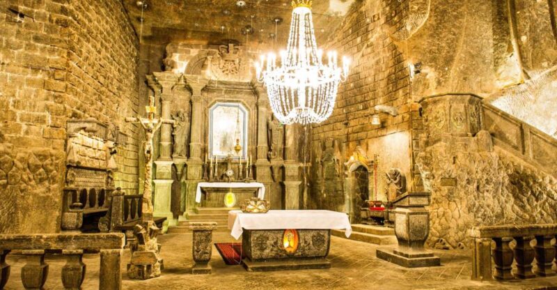 Krakow: Schindlers Factory, Jewish Ghetto & Salt Mine Tour - Historical Sites Visited