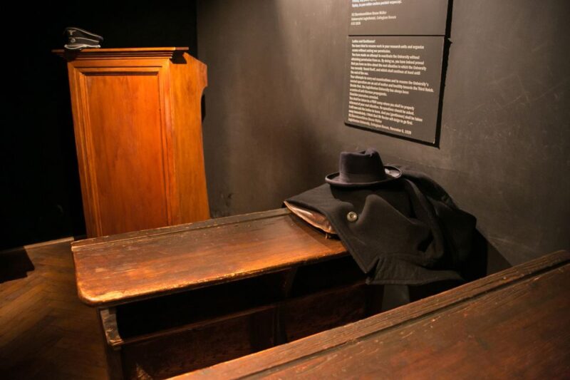 Krakow: Schindlers Factory, Jewish Ghetto & Salt Mine Tour - Highlights of Schindlers Factory