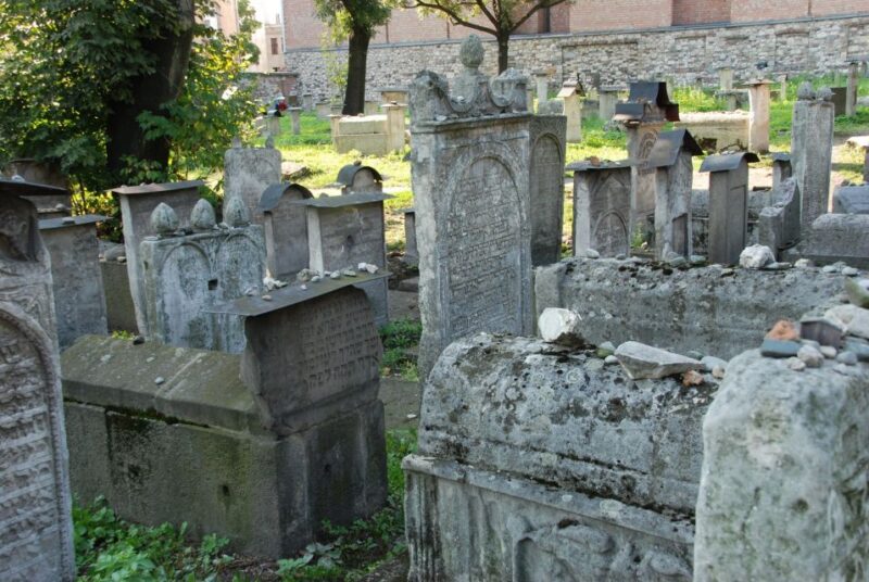 Krakow: Schindlers Factory Skip-the-Line Ticket - Key Points