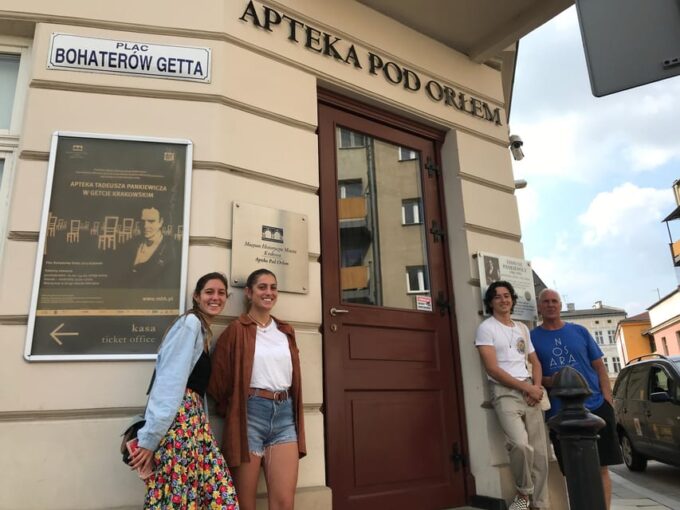 Krakow: Schindlers List Path: History & Film Spots Tour - Historical Significance of Schindlers List