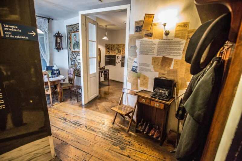 Krakow: Short Cruise and Schindlers Factory Guided Tour - Schindlers Factory Tour