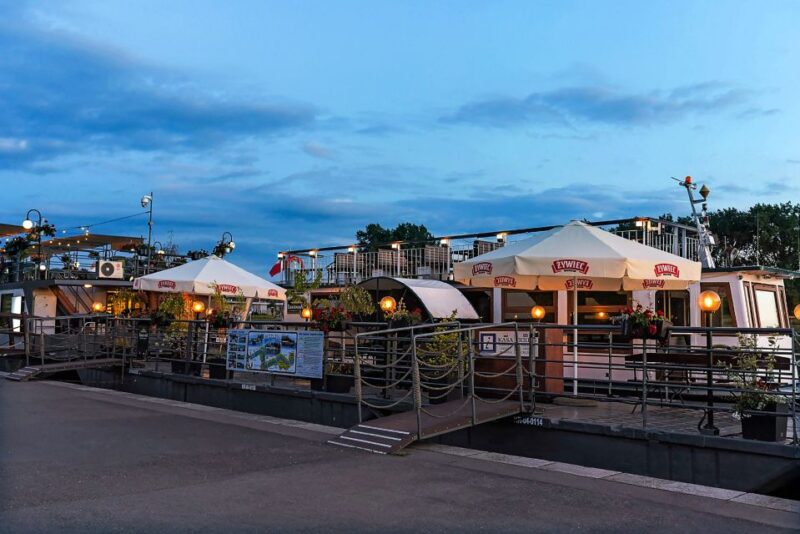 Krakow: Sightseeing Cruise by Vistula River - Key Features