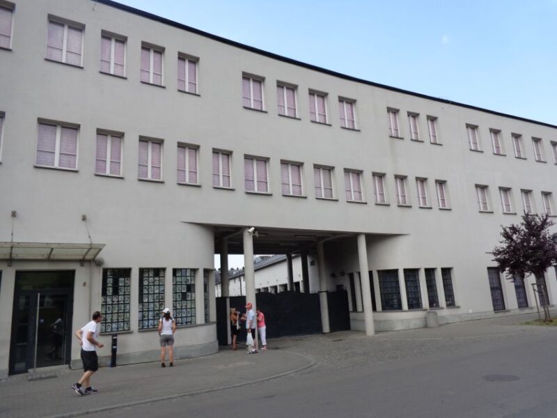 Krakow: Skip-the-line Oskar Schindler's Museum Private Tour - Important Information