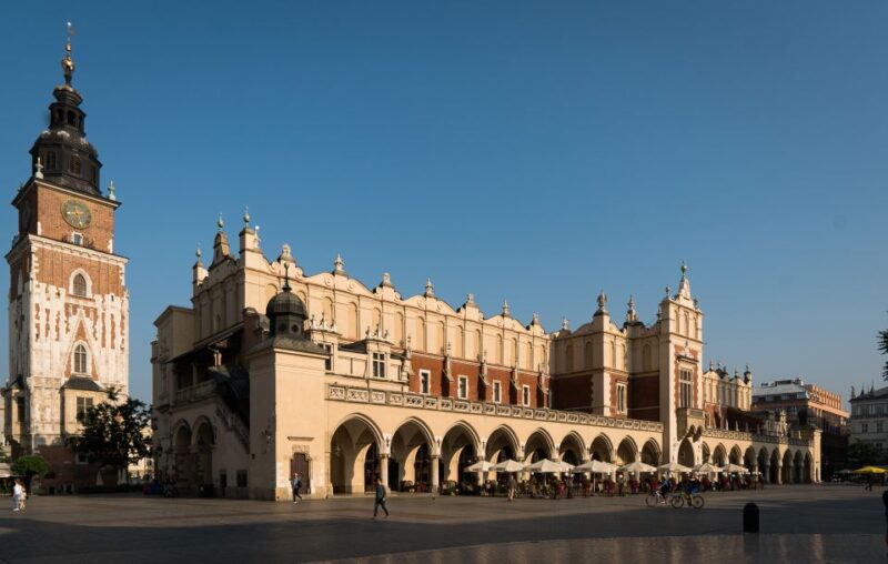 Krakow Walking Tour With Private Guide - Cultural Insights