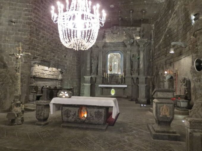 Krakow: Wawel Castle and Cathedral & Salt Mine, With Lunch - Meeting Point