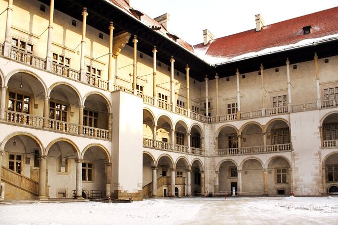 Krakow: Wawel Castle & Cathedral and Wieliczka Salt Mine Guided Tour With Lunch - Wawel Cathedral Visit