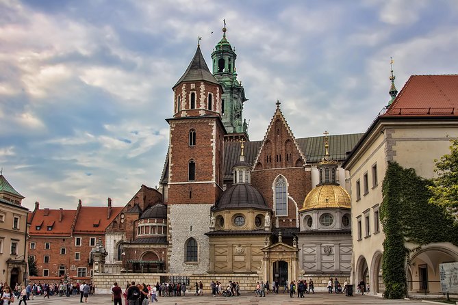 Krakow: Wawel Castle Guided Tour - Tour Duration and Group Size