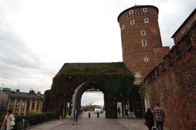 Krakow: Wawel Castle Guided Tour - Recap