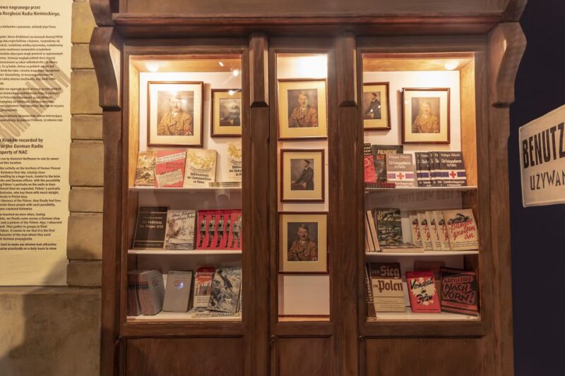 Kraków: Wawel Castle, Jewish Quarter, Wieliczka Salt Mine - Day 1 Highlights