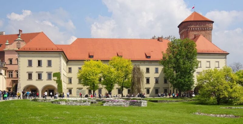 Krakow: Wawel Castle With Cathedral Guided Tour Entry Ticket - Key Points