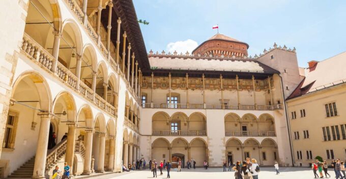 Krakow: Wawel Castle With Cathedral Guided Tour Entry Ticket - Key Attractions