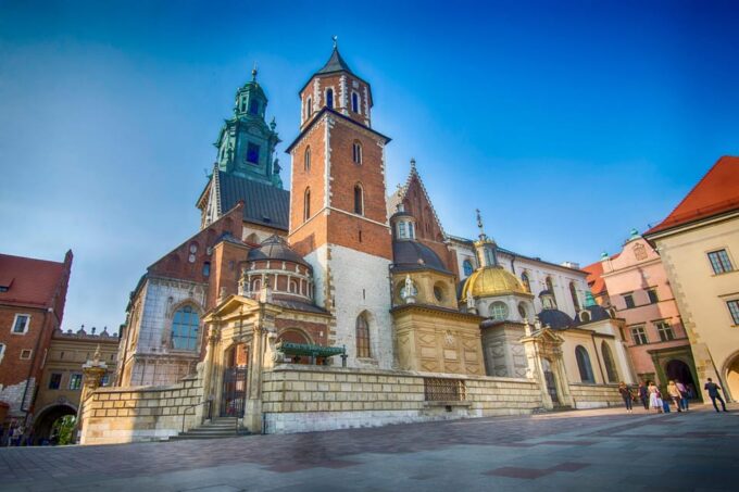 Krakow: Wawel Castle With Cathedral Guided Tour Entry Ticket - Important Information