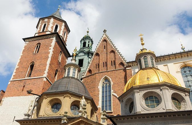Krakow: Wawel Cathedral Guided Tour With Admission Tickets - Key Points