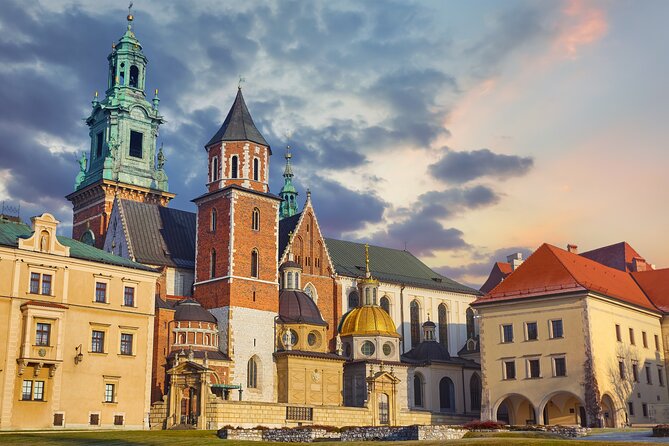 Krakow: Wawel Cathedral Guided Tour With Admission Tickets - Booking Information