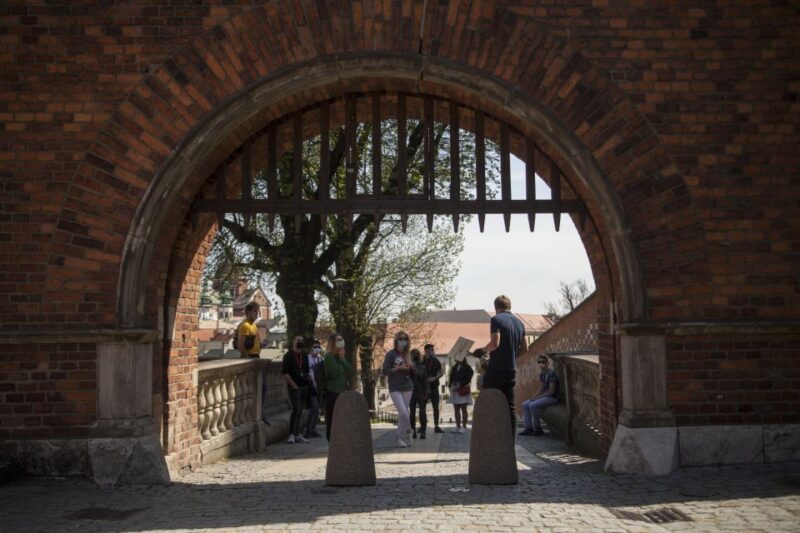 Krakow: Wawel Royal Hill Guided Tour - Booking Details