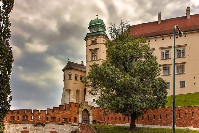 Krakow - Wawel Sightseeing of the Royal Hill - Meeting and Pickup