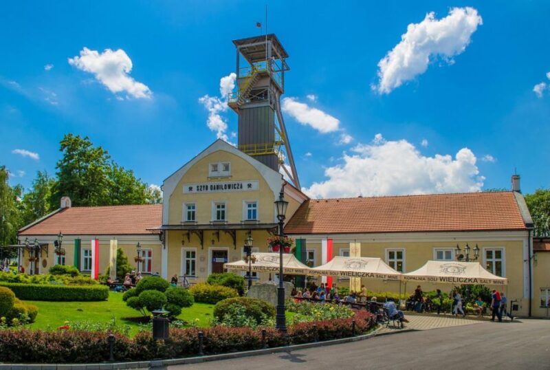 Krakow: Wieliczka Salt Mine Guided Walking Tour - Itinerary Details