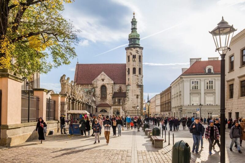 Krakows Old Town Quick Review & St. Marys Basilica Visit - Meeting Point Details