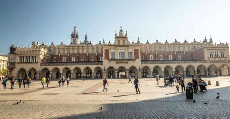 Krakows Old Town, St. Marys Church and Rynek Underground - Key Points