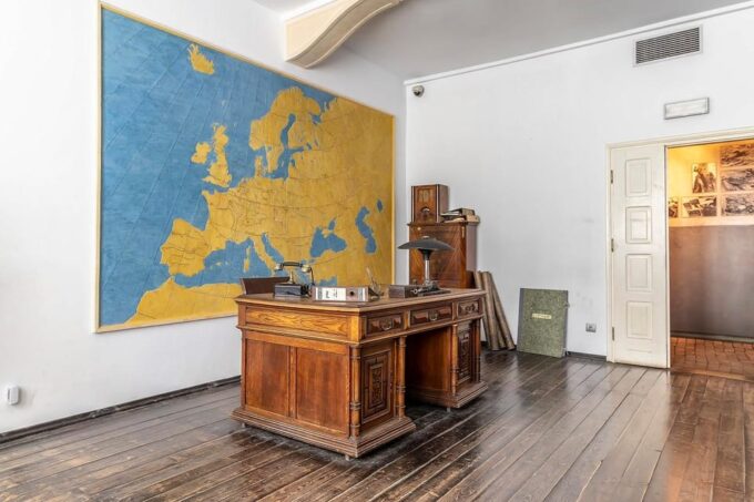 Krakows Vistula Cruise With Schindlers Factory Guided Tour - Frequently Asked Questions