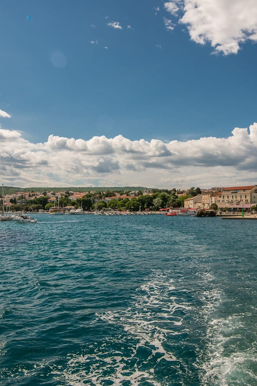 Krk: Golden Beach and Plavnik Cave Cruise With Welcome Drink - Included Amenities