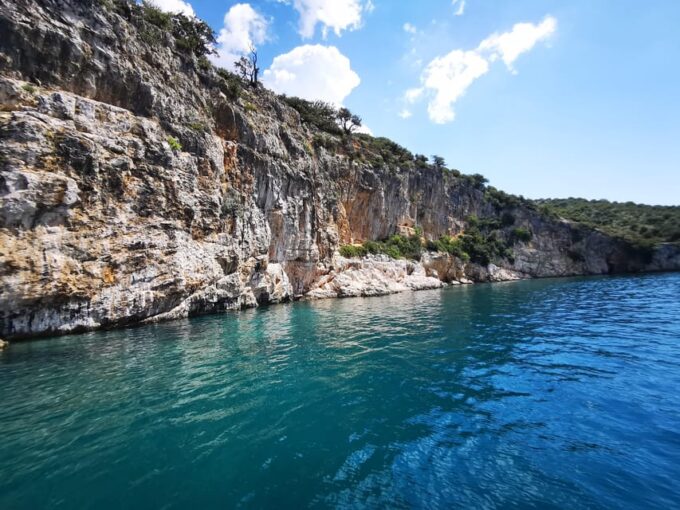 Krk: Krušija Bay, Blue Cave, and Golden Beach Boat Trip - Relaxation at Golden Beach
