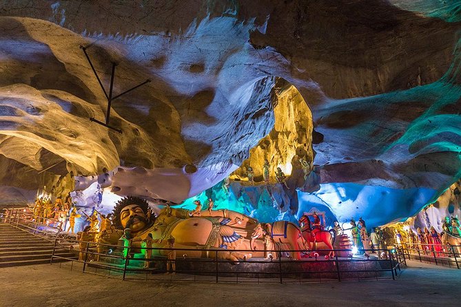 Kuala Lumpur Airport to Genting Highlands City Hotels En-route Batu Caves - Booking Information