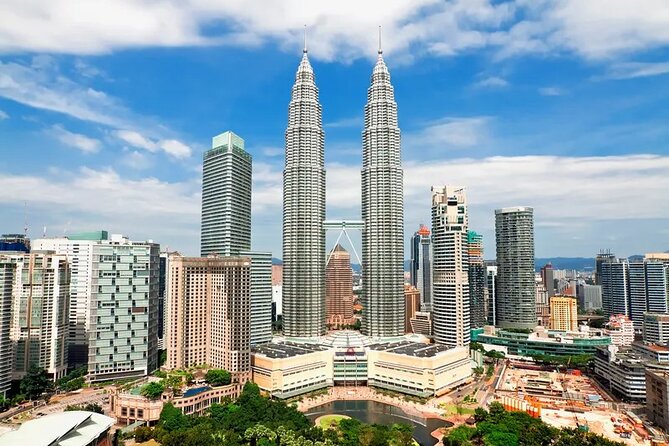 Kuala Lumpur City & Batu Caves Temple Private Tour - Marveling at Petronas Twin Towers