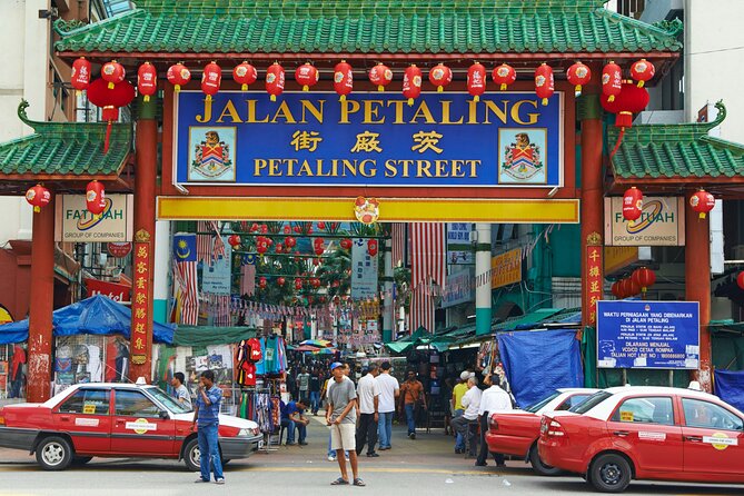 Kuala Lumpur City & Batu Caves Temple Private Tour - Touring in a Private Vehicle