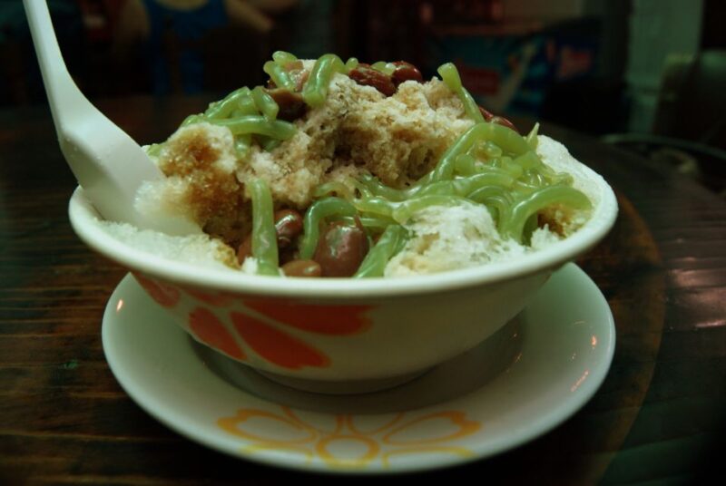 Kuala Lumpur: Evening Food Tour by Bike - Booking and Cancellation