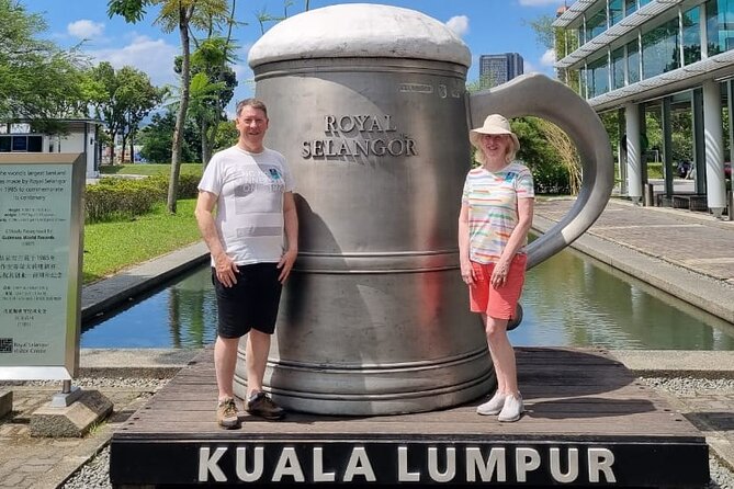 Kuala Lumpur Famous Landmarks Tour With Professional Tour Guide - Exploring Kuala Lumpurs Main Attractions