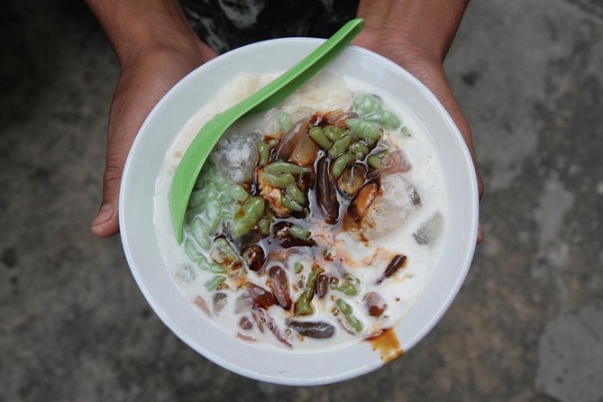 Kuala Lumpur Foodie Heaven 3 Hour Experience - Group Size and Dress Code
