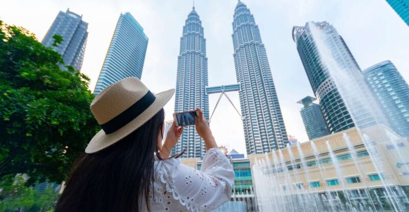 Kuala Lumpur Full-Day Sightseeing Tour With Batu Caves - Batu Caves and Hindu Shrine