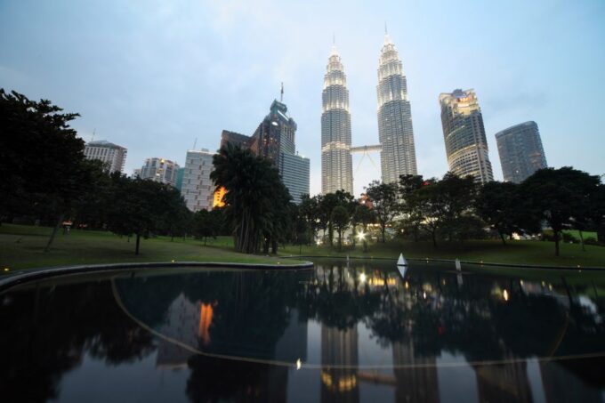 Kuala Lumpur Full-Day Tour With 2-Way Airport Transfers - Customizable City Tour Options