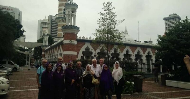 Kuala Lumpur: Private Custom Walking Tour With a Local Guide - Experience and Itinerary