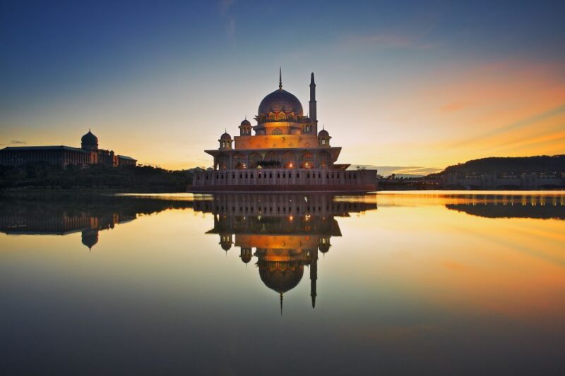 Kuala Lumpur, Putrajaya & Batu Caves Private Tour - Itinerary Highlights