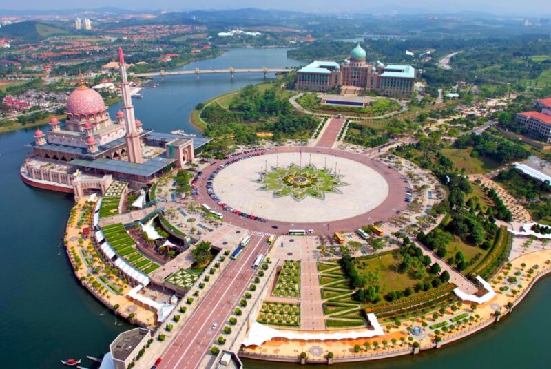 Kuala Lumpur, Putrajaya & Batu Caves Private Tour - Visiting Putrajaya