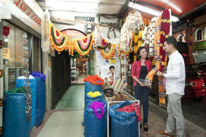 Kuala Lumpur: Street Market Exploration & Shopping Tour - Chinatown and Jalan Masjid India