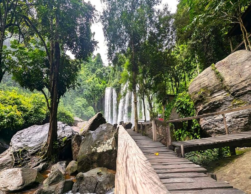 Kulen Mountain Waterfalls and Banteay Srei Tour - Inclusions