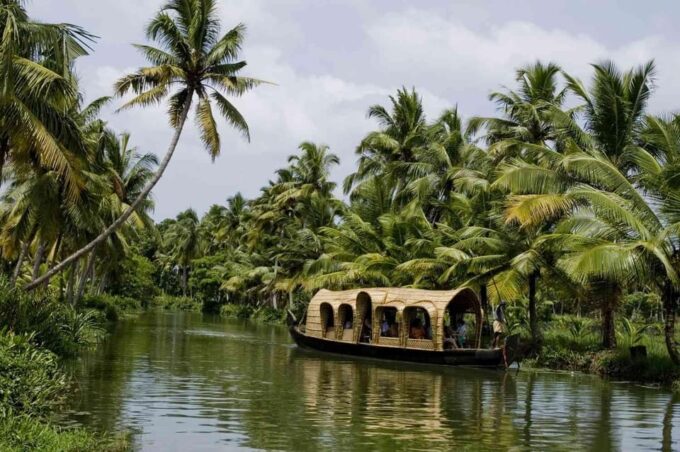 Kumarakom Backwater Houseboat Cruise Tour (03 Days) - Recommended Items
