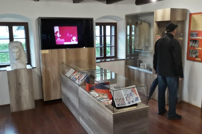 Kumrovec: Croatian Ethno Village & Josip Broz Tito's Birthplace - Navigating the Pickup and Tour