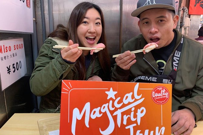 Kuromon Market Food Walking Tour in Osaka - Browsing Doguyasuji Street