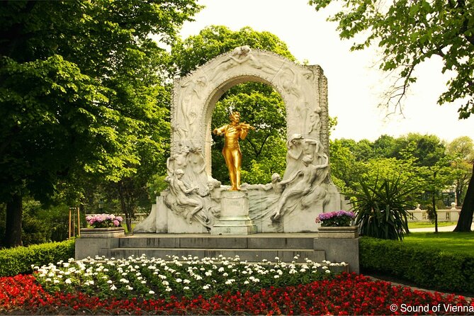 Kursalon: Strauss and Mozart Concert Including 3-Course Dinner - Venue and Ambiance