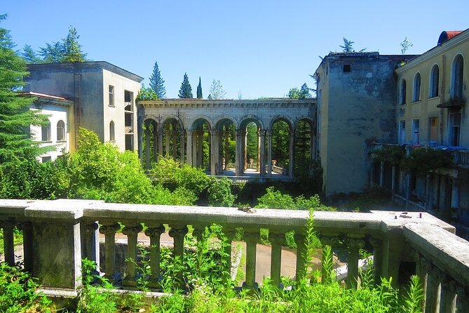 Kutaisi, Prometheus Cave and Wine Tour - Gelati Monastery