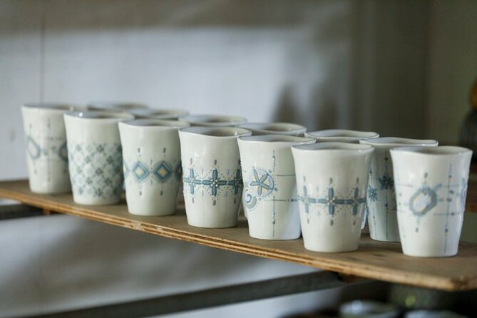 Kutani Ware Ceramics Tour at Isokichi Shinko Kiln - Enjoying Coffee or Tea