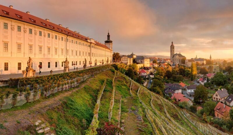 Kutna Hora & Ossuary: Private Tour From Prague All-Inclusive - Key Points