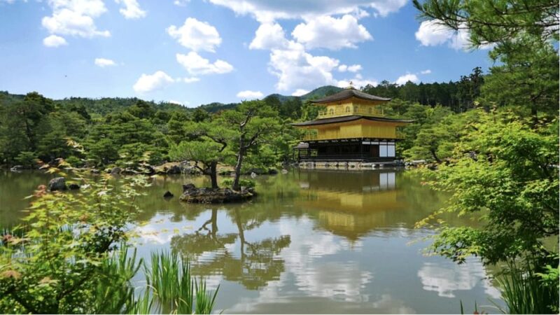 Kyoto: Arashiyama Walking Tour With Tea and Foot Bath - Strolling Through the Bamboo Forest