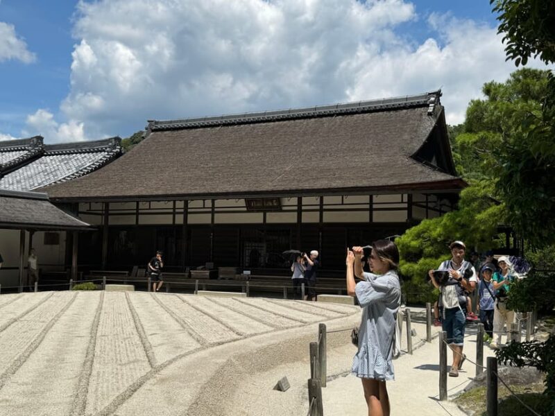 Kyoto: Discover Every Bit of Ginkakuji Temple in 60 Minutes - Meticulously Landscaped Temple Gardens