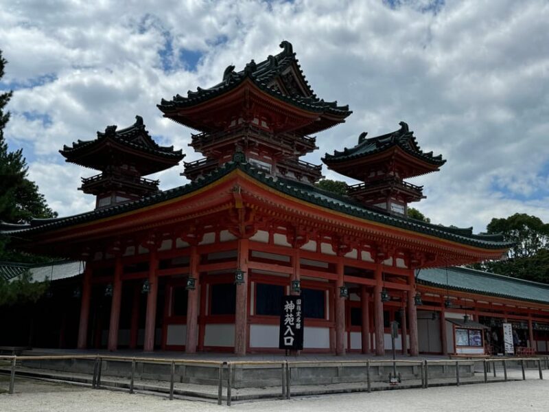 Kyoto: Discover Every Bit of Heian Jingu Shrine in 1 Hour - Tranquil Shin-en Garden
